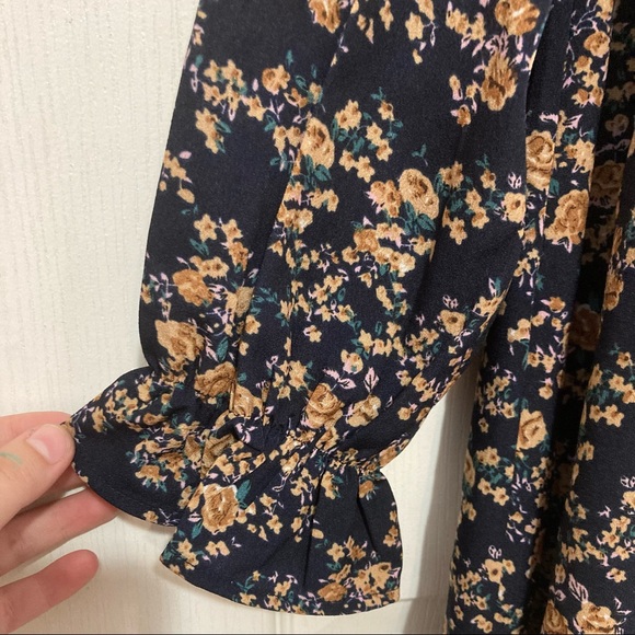 SHEIN mock neck dress - Picture 4 of 5